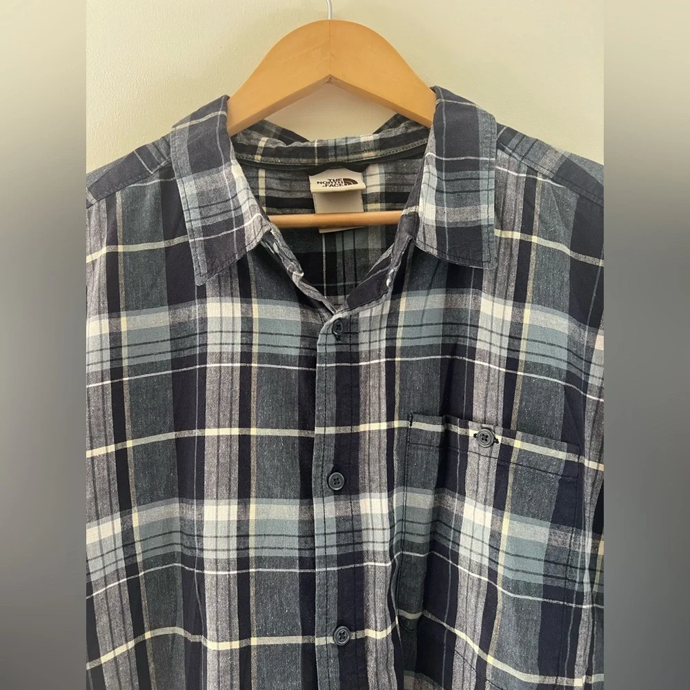 The North Face Men's Blue and Gray Plaid Shirt